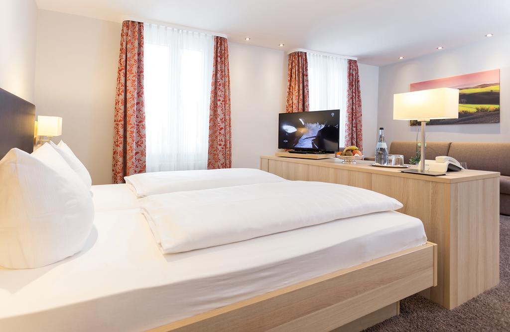 Hotel Pfaelzer Wald Bad Bergzabern Dış mekan fotoğraf