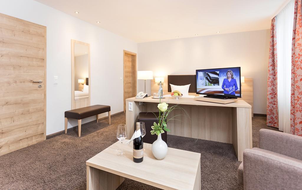 Hotel Pfaelzer Wald Bad Bergzabern Dış mekan fotoğraf