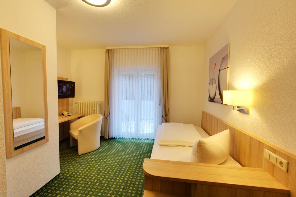 Hotel Pfaelzer Wald Bad Bergzabern Dış mekan fotoğraf