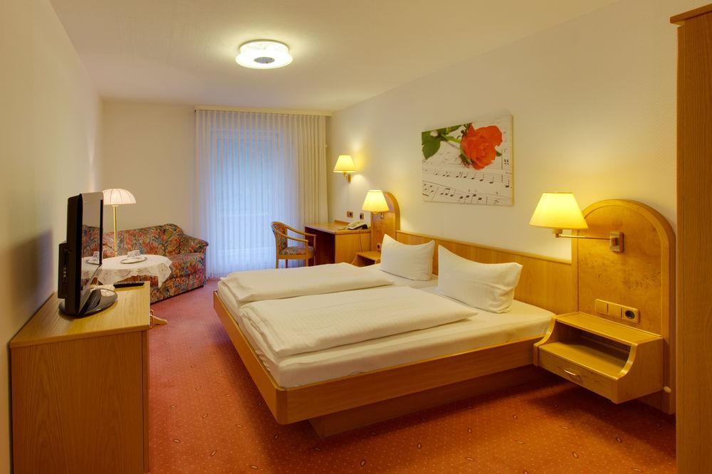 Hotel Pfaelzer Wald Bad Bergzabern Dış mekan fotoğraf