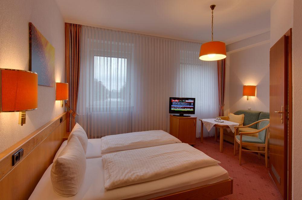Hotel Pfaelzer Wald Bad Bergzabern Dış mekan fotoğraf