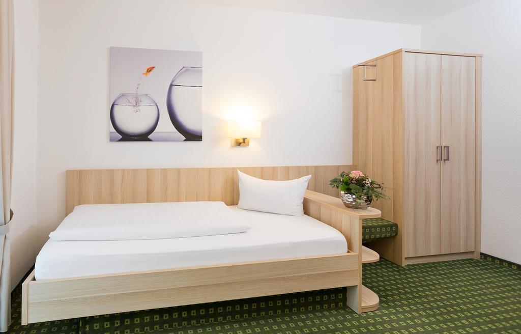 Hotel Pfaelzer Wald Bad Bergzabern Dış mekan fotoğraf